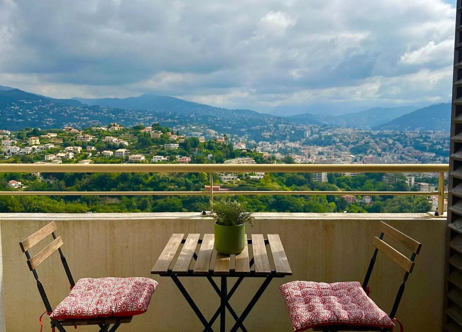 Cosy Studio Avec Parking Et Vue Feerique Nice