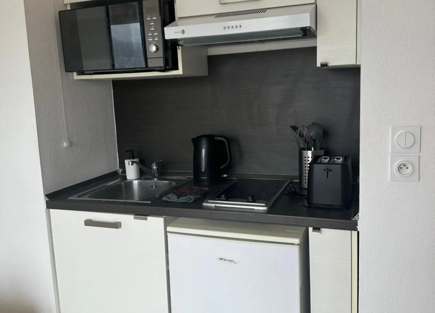 Cosy Studio Avec Parking Et Vue Feerique Nice