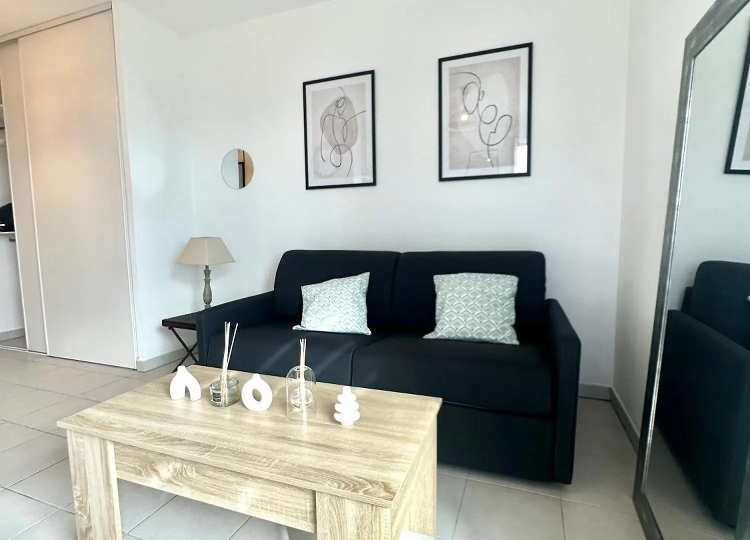 Cosy Studio Avec Parking Et Vue Feerique Niza 0*,