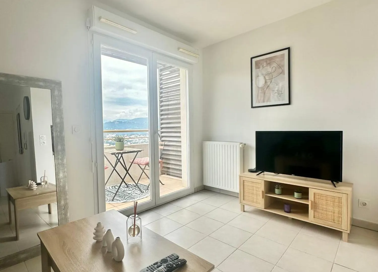 Apartamento Cosy Studio Avec Parking Et Vue Feerique Niza